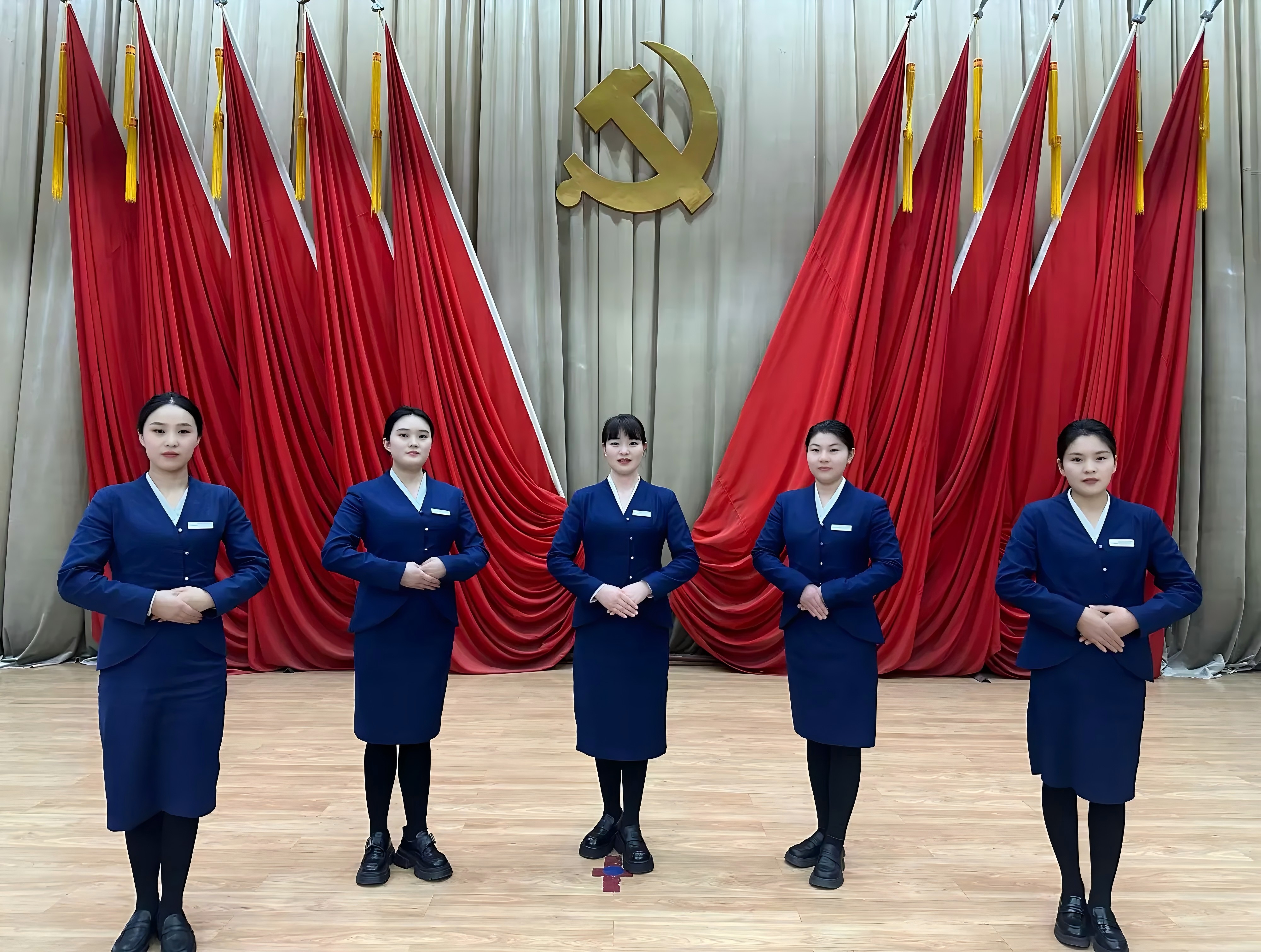 标准筑基服务提效 韩城市城投经发物业高标准保障重要会议接待服务工作